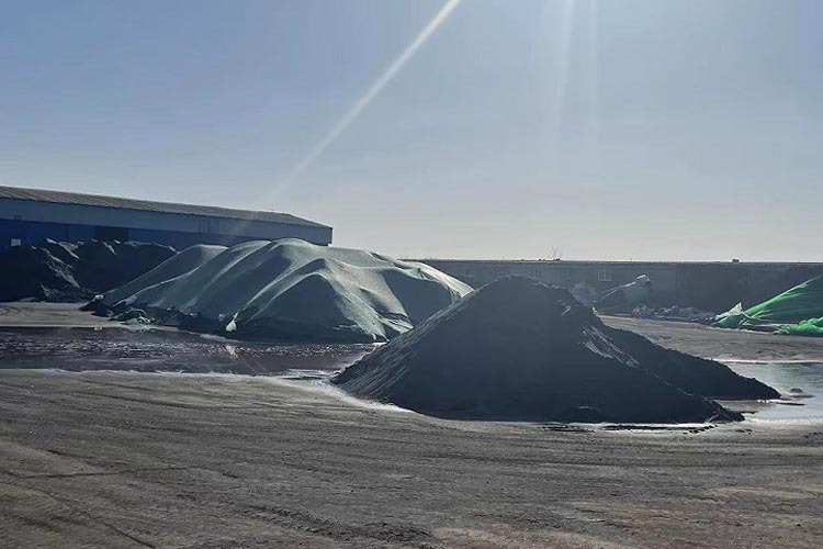 铬矿砂厂家供应铸造级铬铁矿砂